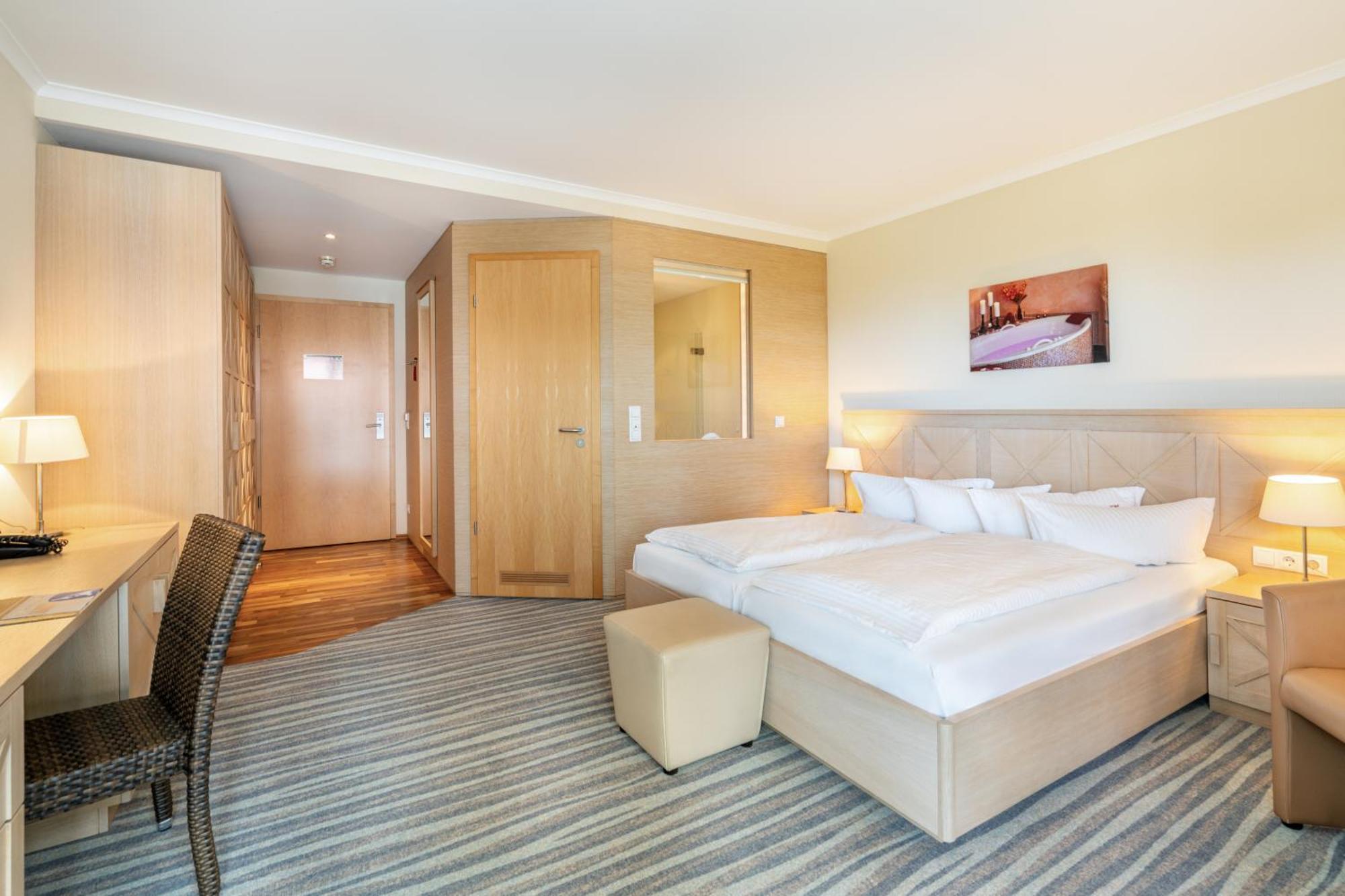 Strandhotel Seerose Kolpinsee Bagian luar foto