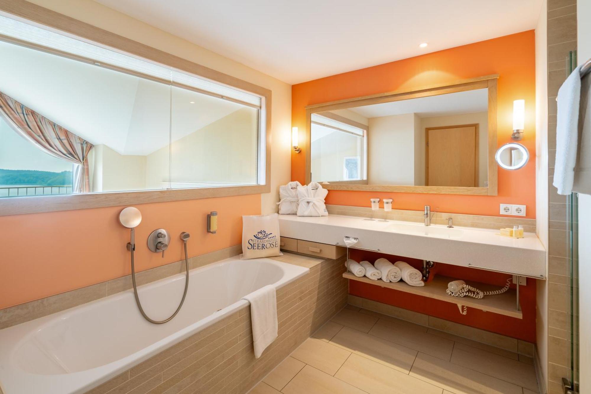 Strandhotel Seerose Kolpinsee Bagian luar foto