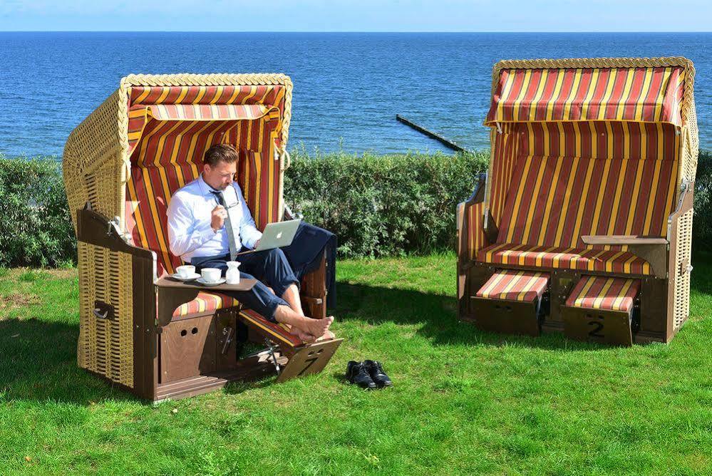 Strandhotel Seerose Kolpinsee Bagian luar foto