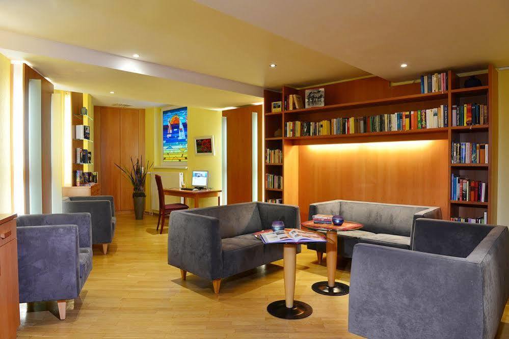 Strandhotel Seerose Kolpinsee Bagian luar foto